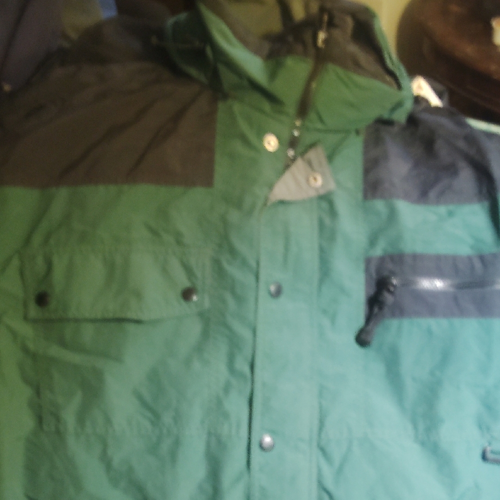 White Sierra Forest Green and Black Outdoor Jacket